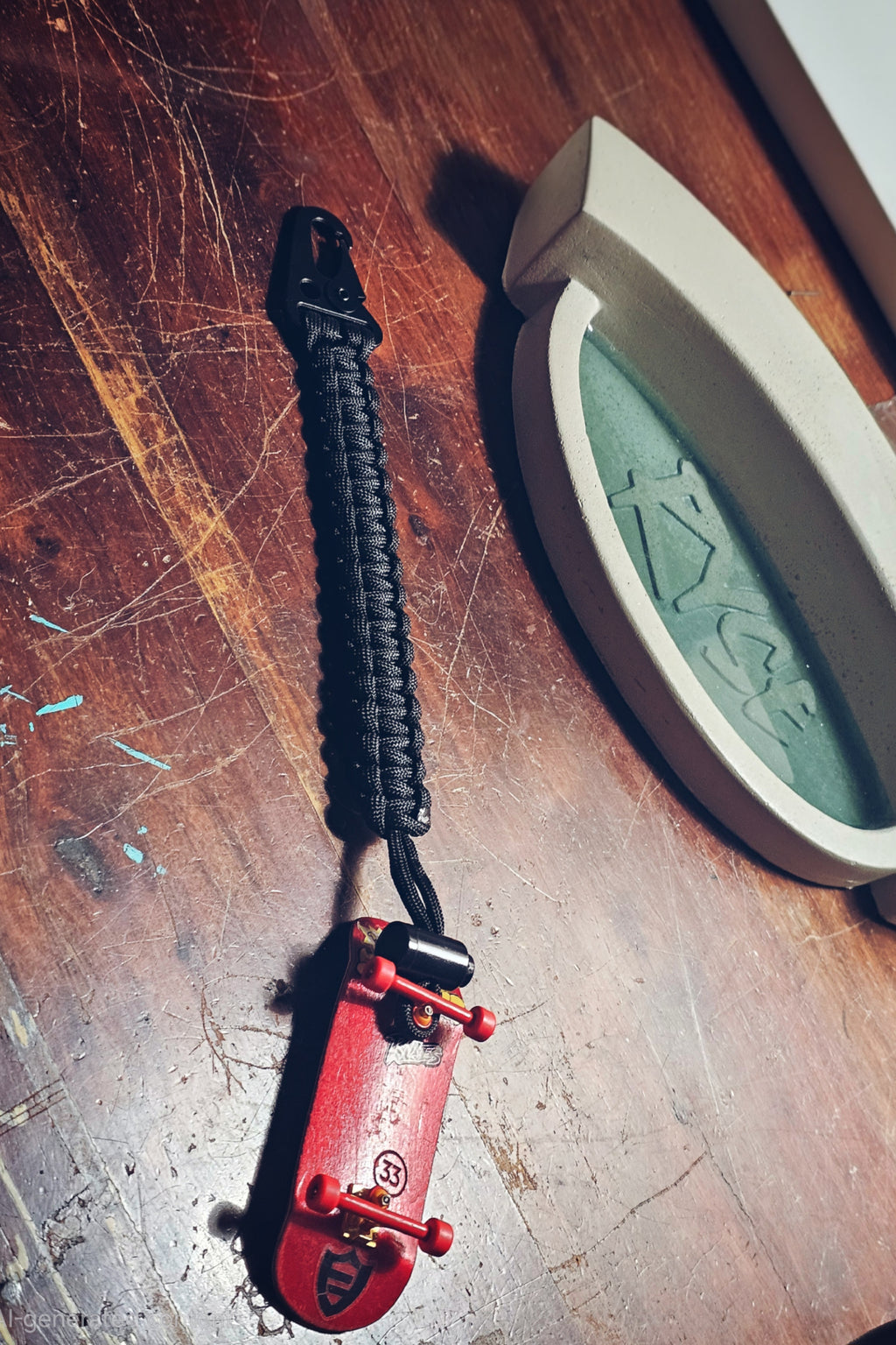 Fingerboard Leash